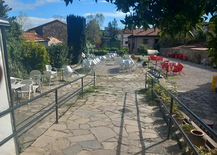 بيت شباب Gandara *