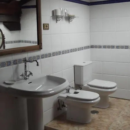Gandara Hostel *